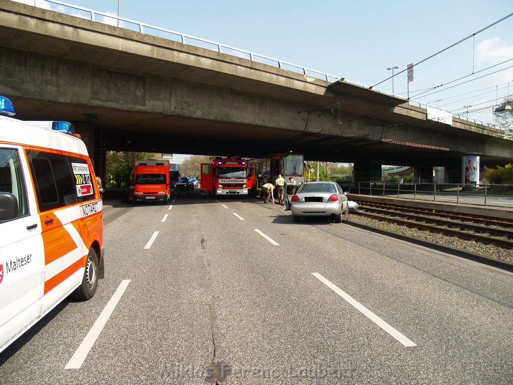 VU Koeln Deutz unterhalb der Zoobruecke P05.JPG